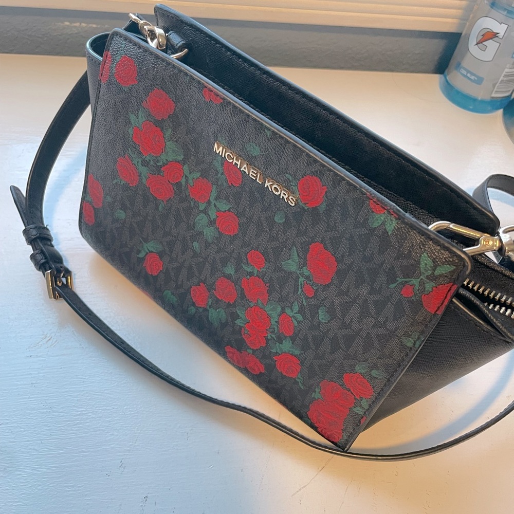 michael kors rose crossbody